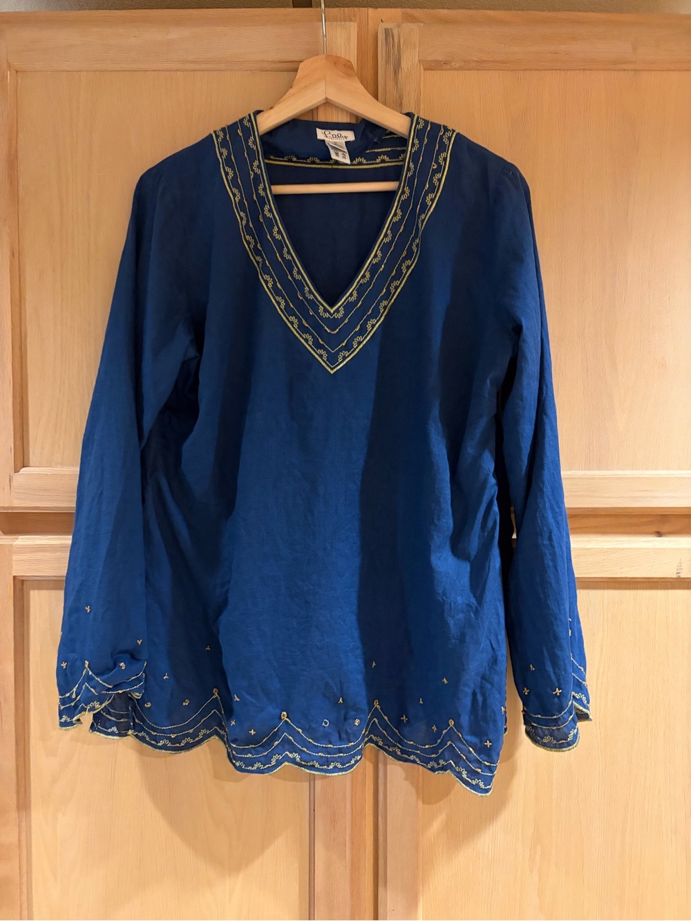Lilly Pulitzer Navy Blue Embroidered V-Neck Tunic - Picture 4 of 5